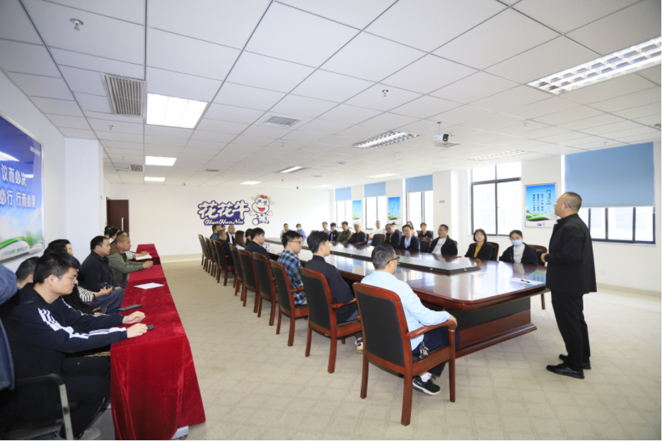 增強(qiáng)消防意識(shí)，筑牢安全底線丨花花牛乳業(yè)集團(tuán)組織消防應(yīng)急演練