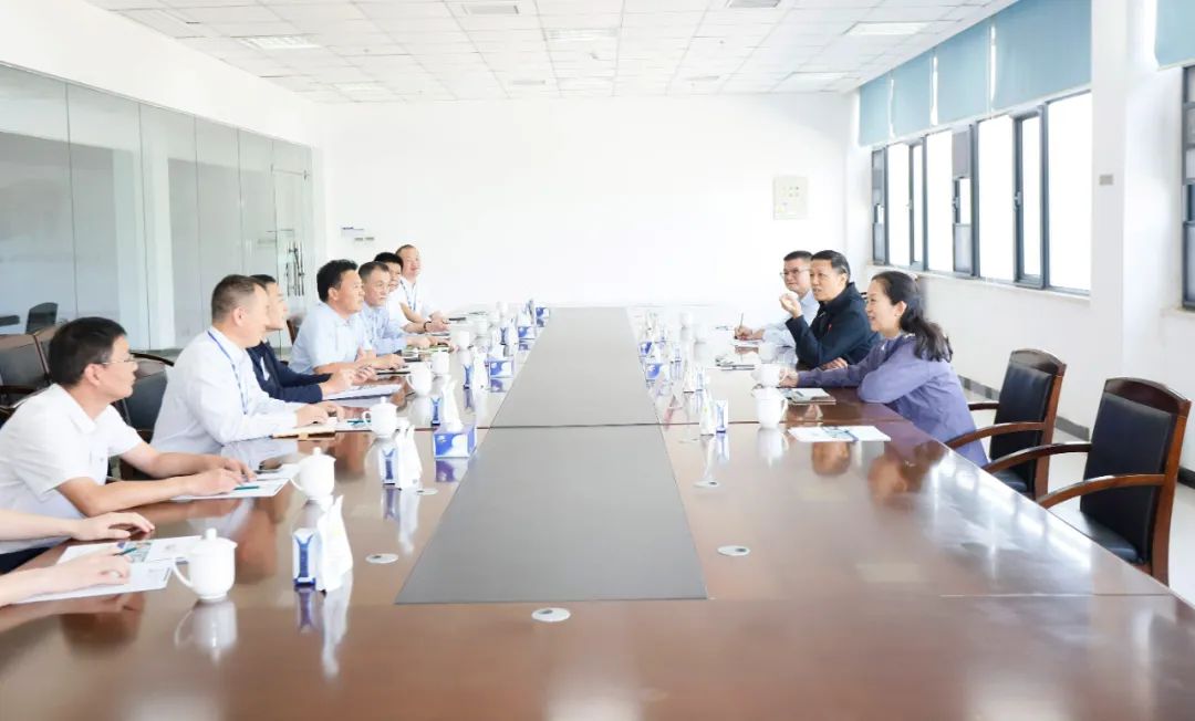 快樂(lè)過(guò)“雙節(jié)”，安全不放假｜河南農(nóng)投集團(tuán)黨委書(shū)記、董事長(zhǎng)李曉寰一行蒞臨花花牛乳業(yè)集團(tuán)開(kāi)展“雙節(jié)”安全生產(chǎn)大檢查活動(dòng)并慰問(wèn)一線職工、