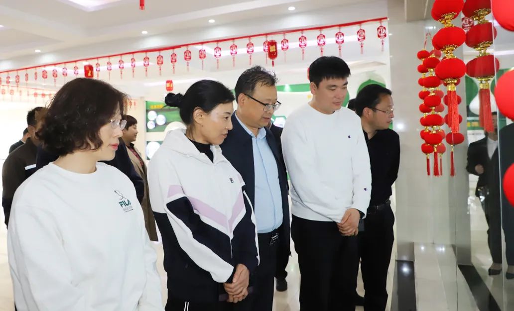 花花牛丨駐馬店市遂平縣政協(xié)黨組書(shū)記、主席張衛(wèi)東一行蒞臨花花牛魯山瑞亞牧場(chǎng)參觀