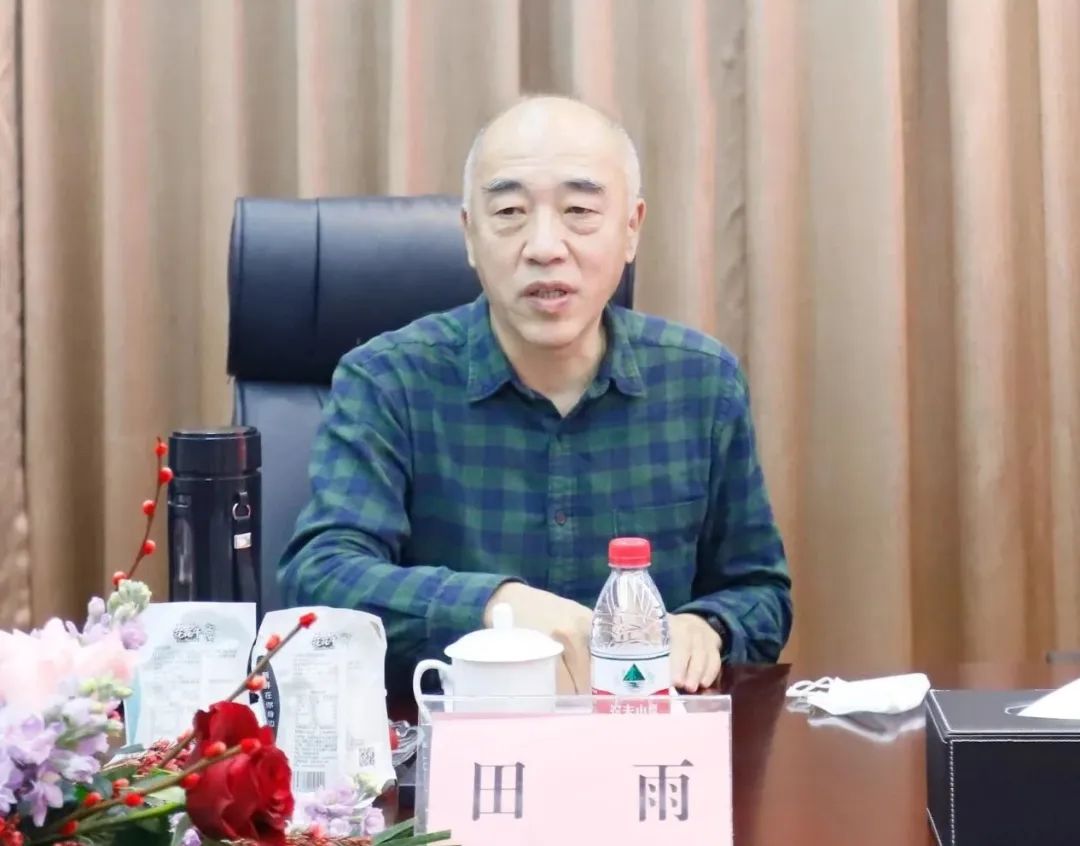 新年開新局 合作促發(fā)展丨佳木斯市委常委、副市長閆志剛一行蒞臨花花牛乳業(yè)集團及佳田企業(yè)考察座談