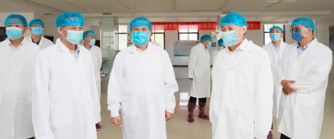 快訊丨河南省人民政府副省長武國定蒞臨花花牛乳業(yè)集團瑞亞牧業(yè)調研奶源基地建設情況 快訊丨河南省人民政府副省長武國定蒞臨花花牛乳業(yè)集團瑞亞牧業(yè)調研奶源基地建設情況