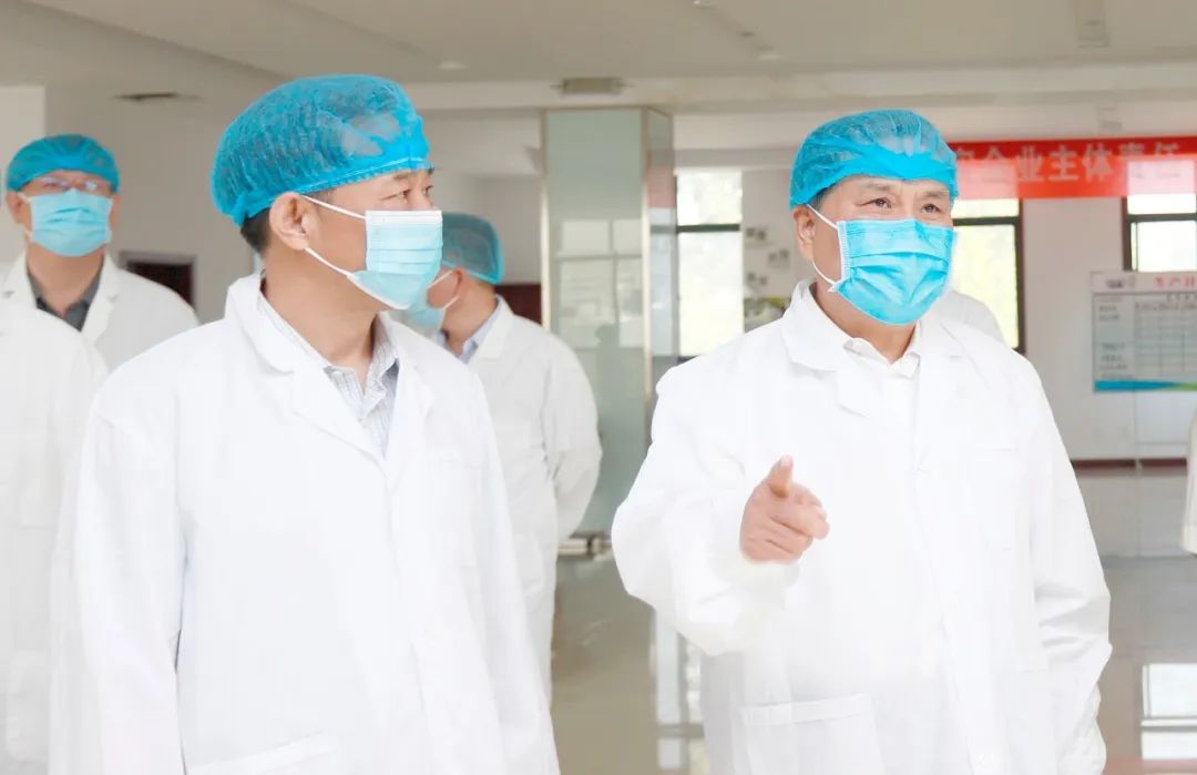 快訊丨河南省人民政府副省長武國定蒞臨花花牛乳業(yè)集團瑞亞牧業(yè)調研奶源基地建設情況 快訊丨河南省人民政府副省長武國定蒞臨花花牛乳業(yè)集團瑞亞牧業(yè)調研奶源基地建設情況