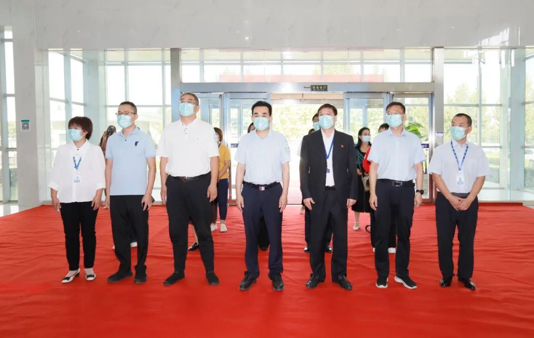 快訊 | 鄭州創(chuàng)建國家食品安全示范城市暨2022食安鄭州生產(chǎn)企業(yè)開放日·探秘花花牛透明工廠活動舉行 快訊 | 鄭州創(chuàng)建國家食品安全示范城市暨2022食安鄭州生產(chǎn)企業(yè)開放日·探秘花花牛透明工廠活動舉行