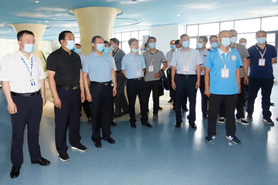 鄭州市安全生產(chǎn)雙重預(yù)防體系建設(shè)現(xiàn)場(chǎng)觀摩會(huì)在花花牛乳業(yè)集團(tuán)鄭州分公司召開 鄭州市安全生產(chǎn)雙重預(yù)防體系建設(shè)現(xiàn)場(chǎng)觀摩會(huì)在花花牛乳業(yè)集團(tuán)鄭州分公司召開