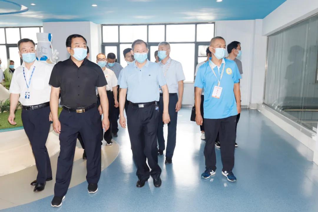 鄭州市安全生產(chǎn)雙重預(yù)防體系建設(shè)現(xiàn)場(chǎng)觀摩會(huì)在花花牛乳業(yè)集團(tuán)鄭州分公司召開 鄭州市安全生產(chǎn)雙重預(yù)防體系建設(shè)現(xiàn)場(chǎng)觀摩會(huì)在花花牛乳業(yè)集團(tuán)鄭州分公司召開