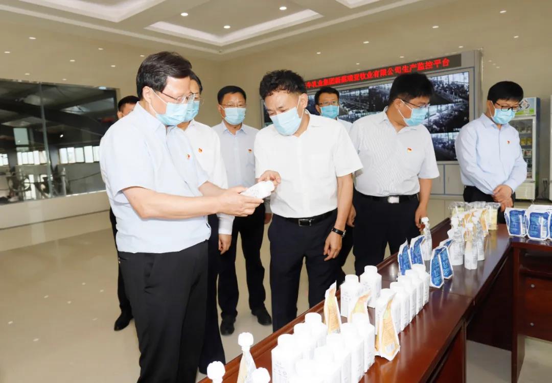 快訊 | 河南省委常委、省紀委書記、省監(jiān)委主任任正曉蒞臨花花牛乳業(yè)集團新蔡瑞亞牧場調(diào)研