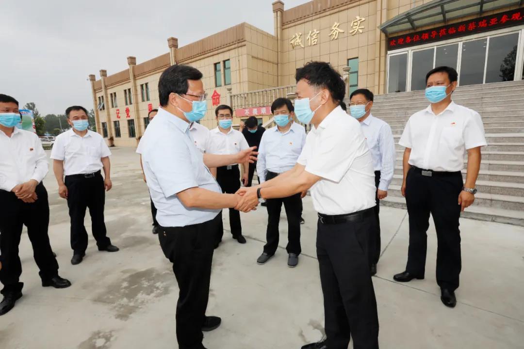 快訊 | 河南省委常委、省紀委書記、省監(jiān)委主任任正曉蒞臨花花牛乳業(yè)集團新蔡瑞亞牧場調(diào)研