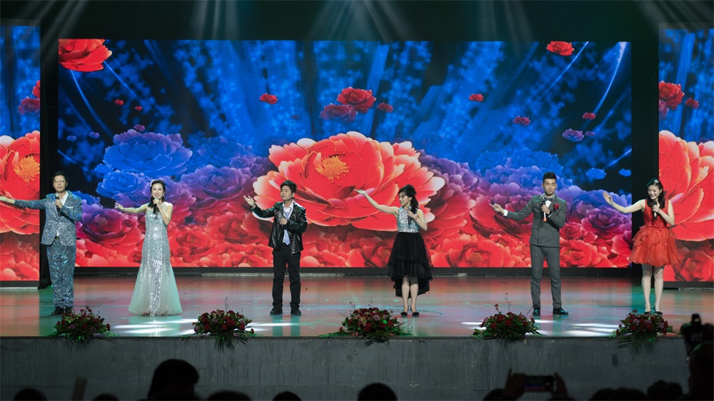 “不忘初心、聚力前行” 花花牛集團(tuán)2018迎新春聯(lián)歡會(huì)隆重舉行