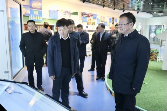 寧夏回族自治區(qū)農(nóng)業(yè)農(nóng)村廳黨組書(shū)記、廳長(zhǎng)王剛一行蒞臨花花牛乳業(yè)集團(tuán)調(diào)研