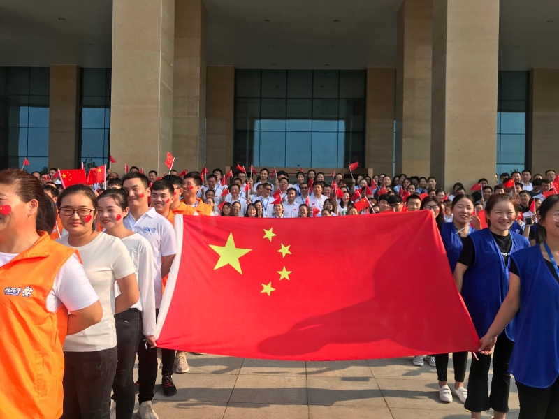 花花牛 唱紅歌 祝福我的國(guó)！??！